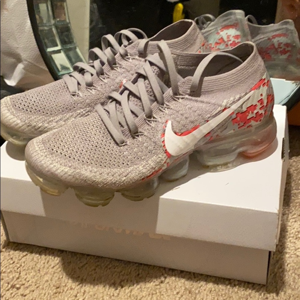 Women’s Nike air vapor max